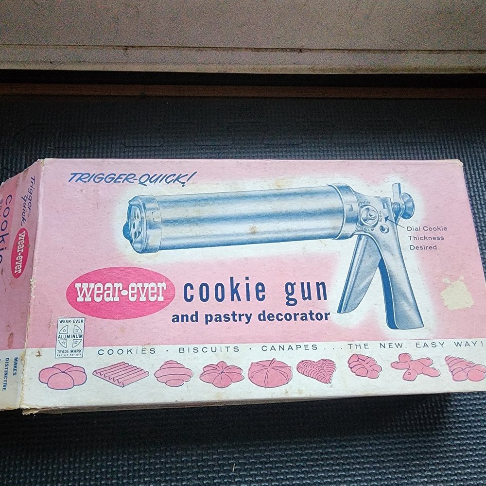 New Vintage Cookie Press Guide, Wear Ever vintage cookie press